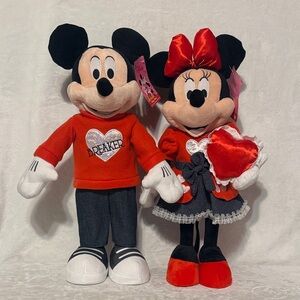 Disney Mickey and Minnie Red Heart Valentine Greeters